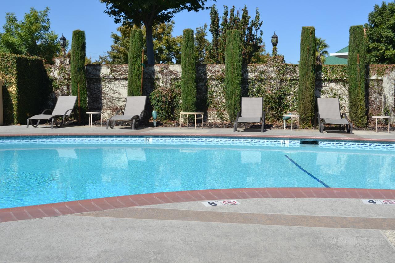 Days Inn & Suites By Wyndham Lodi Exterior foto
